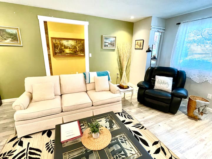 Family Friendly City Center House Near Yyj & Ferry - Sidney