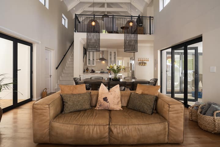 Perfect Holiday Home (Stellenbosch) Inverter - Stellenbosch