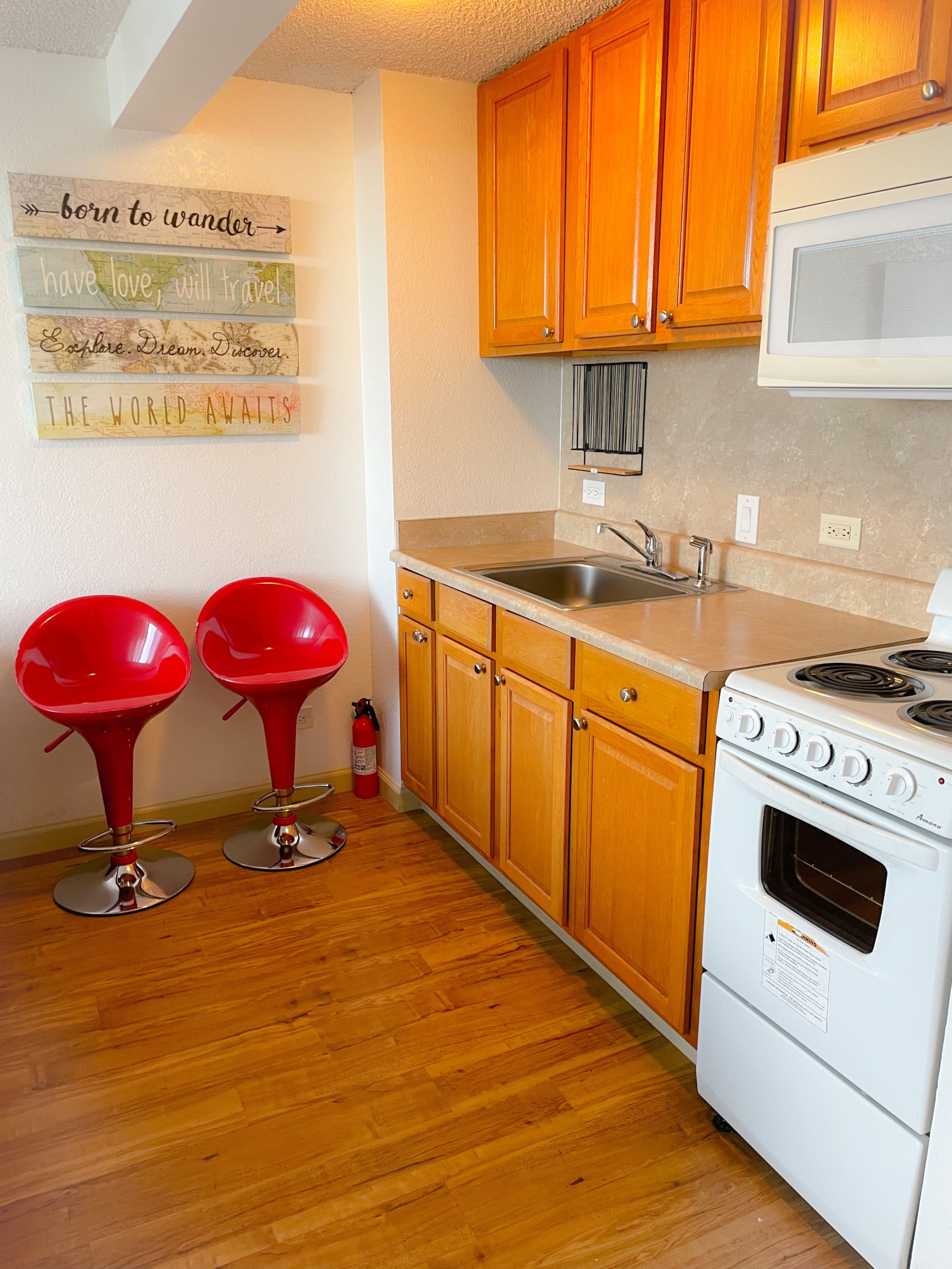 Hawaiian Monarch Studio | Full Kitchen | Panoramic - Image 4