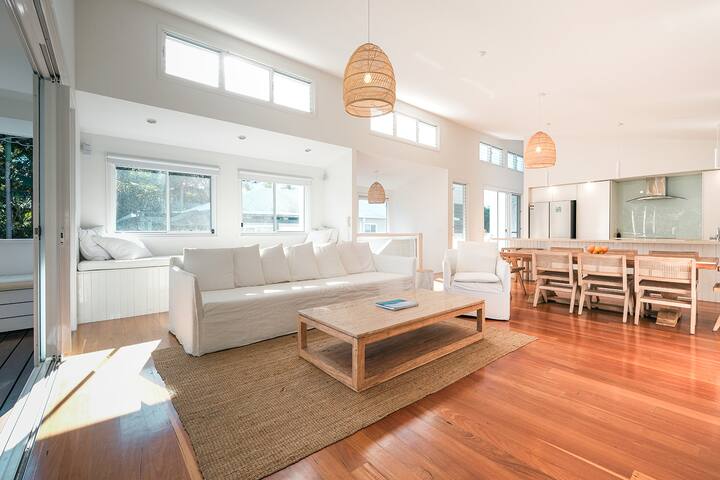 Tallows House on Paterson – Ample Space & Style gallery image 4