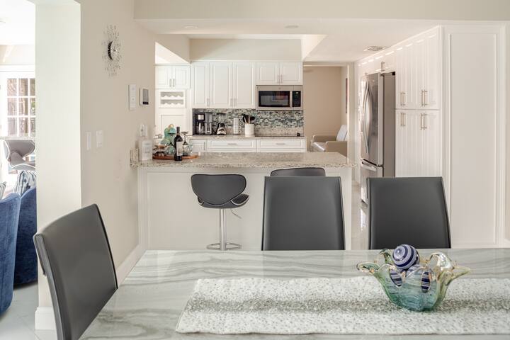 Waterfront Fort Lauderdale 4Bd House – Heated-pool gallery image 5