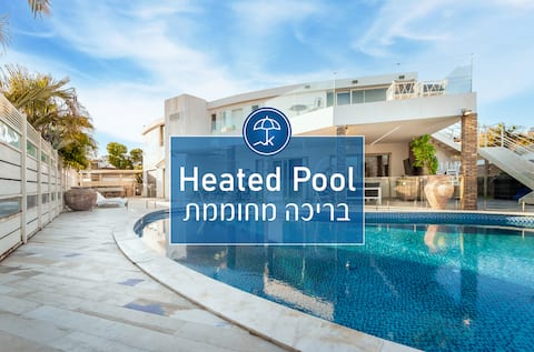 Enorma Villa with Private heated Pool