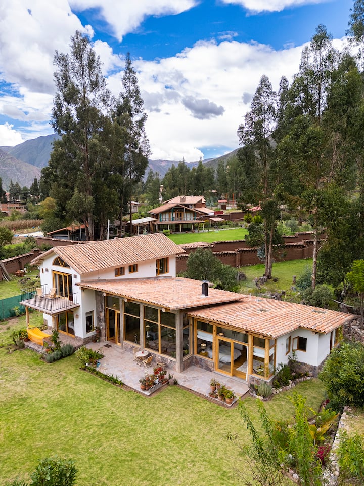 Stunning Views Andean Retreat with Private Hot Tub