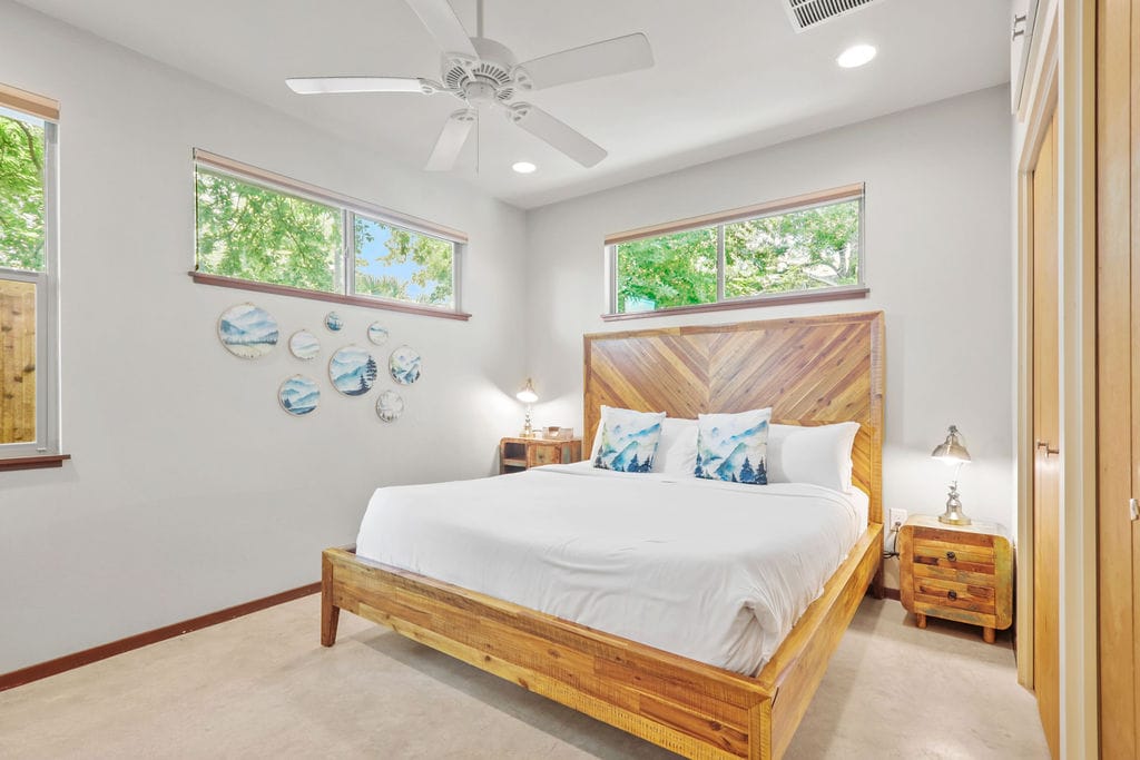 East-Austin Oasis - Peaceful & Centrally Located