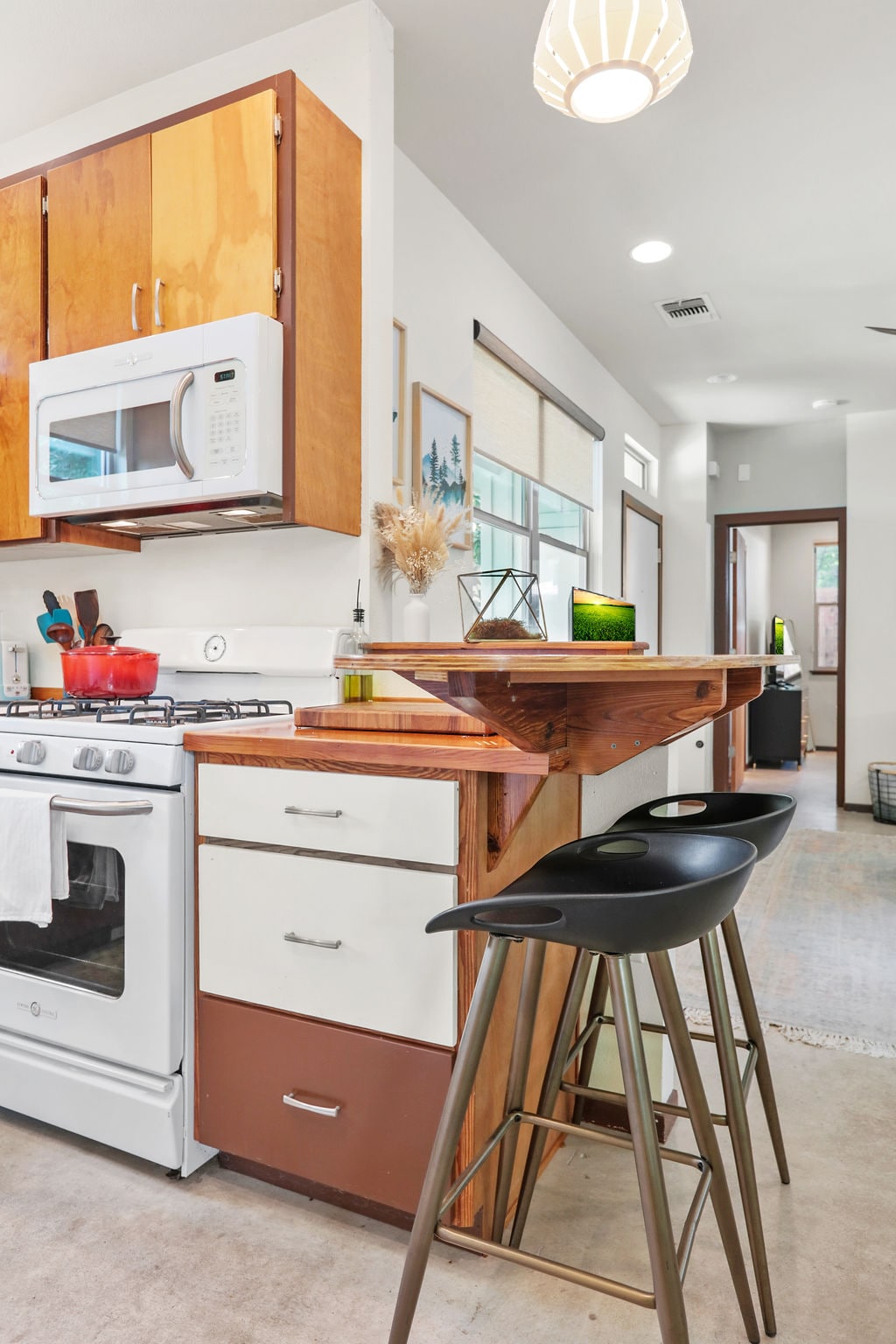 East-Austin Oasis - Peaceful & Centrally Located