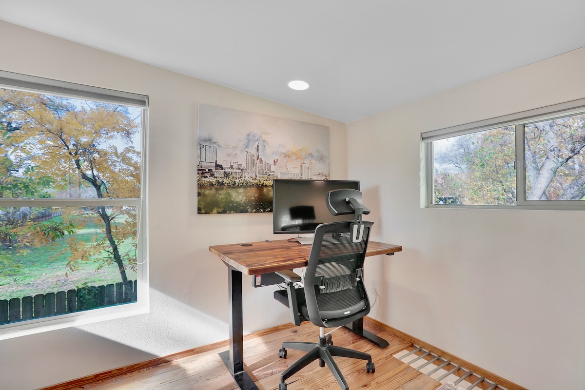 East-Austin Oasis - Peaceful & Centrally Located