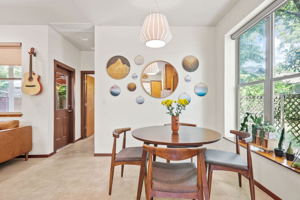 East-Austin Oasis - Peaceful & Centrally Located