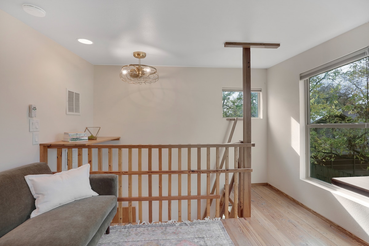 East-Austin Oasis - Peaceful & Centrally Located