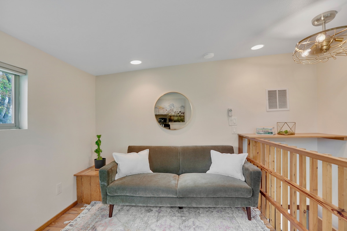 East-Austin Oasis - Peaceful & Centrally Located