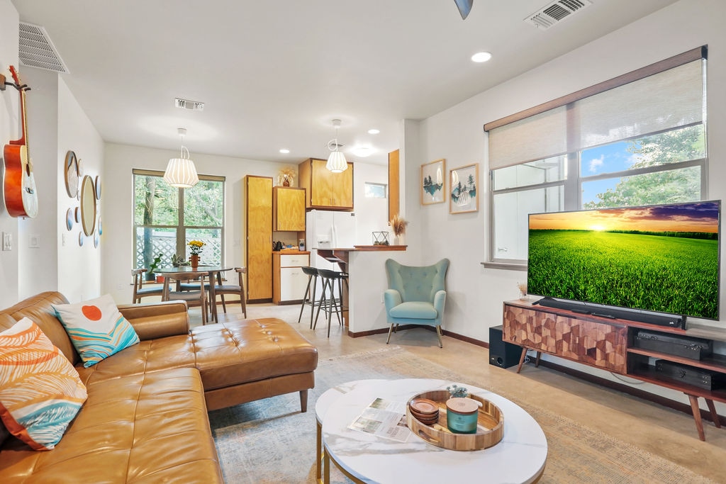 East-Austin Oasis - Peaceful & Centrally Located