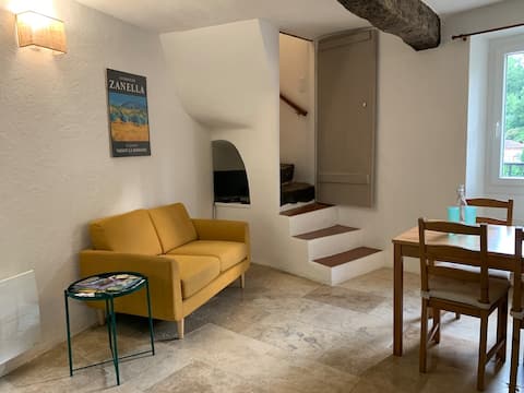 Propriété Airbnb réussie: Townhouse with exceptional outdoor views à Vaison La Romaine