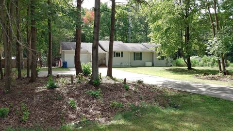 Serene and Comfortable Big Rapids Getaway Near FSU