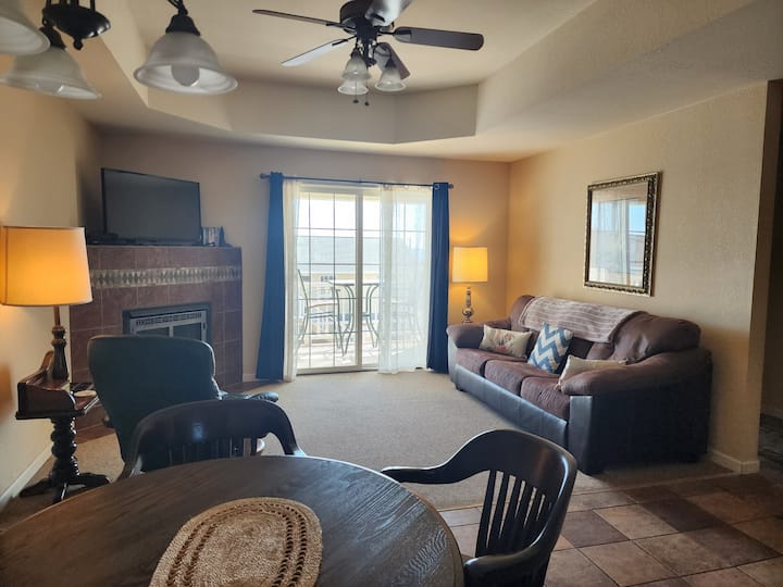Downtown Bayfield 2 Br Condo  Fireplace Sleeps 6 - Bayfield, WI