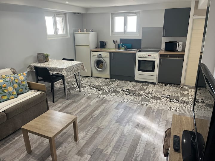 Nice: Charmant 2 Pièces Avec Terrasse - Niza