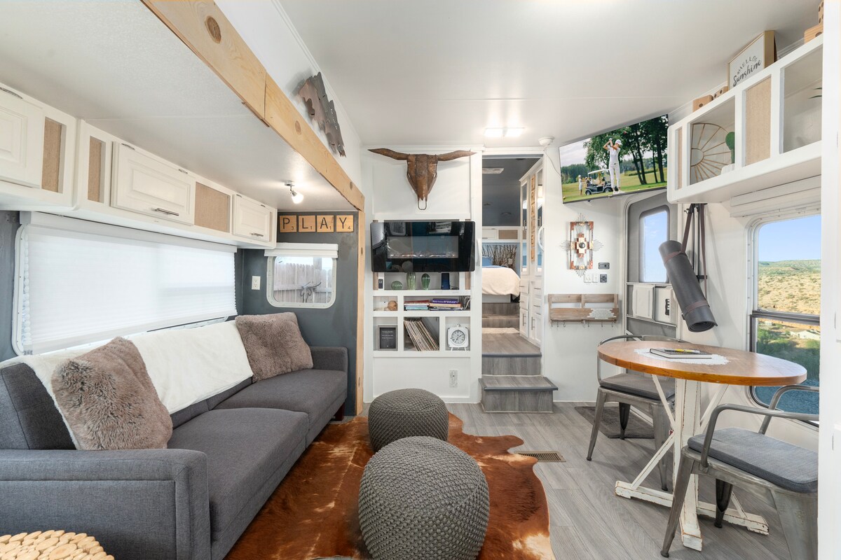 Top Airbnb: Delightful Private Oasis with Sedona Views! in Cornville