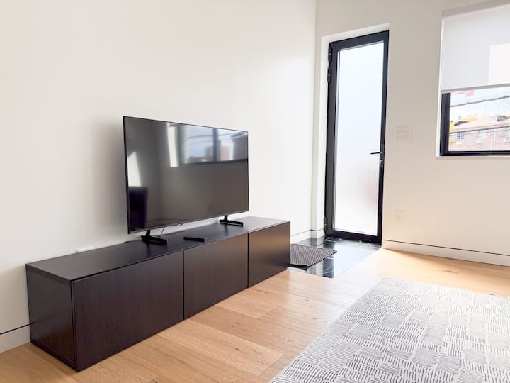 Ample And Cozy One Bedroom Apartment In Brooklyn - Crown Heights, NY