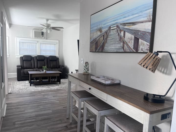 Cozy Nook In Saint Petersburg - St. Petersburg, FL
