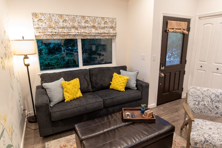 Coastal Calm | Winter Escape @ Hummingbird Cottage