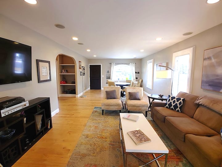 Historic Home *reWine Mission* Walk to Downtown Houses for Rent in
