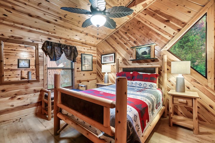 Спална соба 2: еден брачен кревет (широк 150 – 179 см) и паметен телевизор