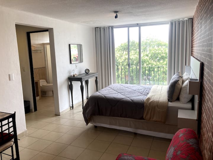 Loft Para 2, C Clima, Alberca, C Acceso Club Burgo - Jiutepec