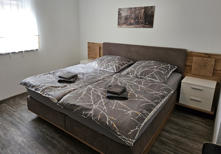 Schlafzimmer 1