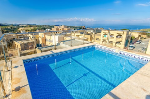 Rooftop Pool w/SeaViews @ Modern 3BR Holiday Home