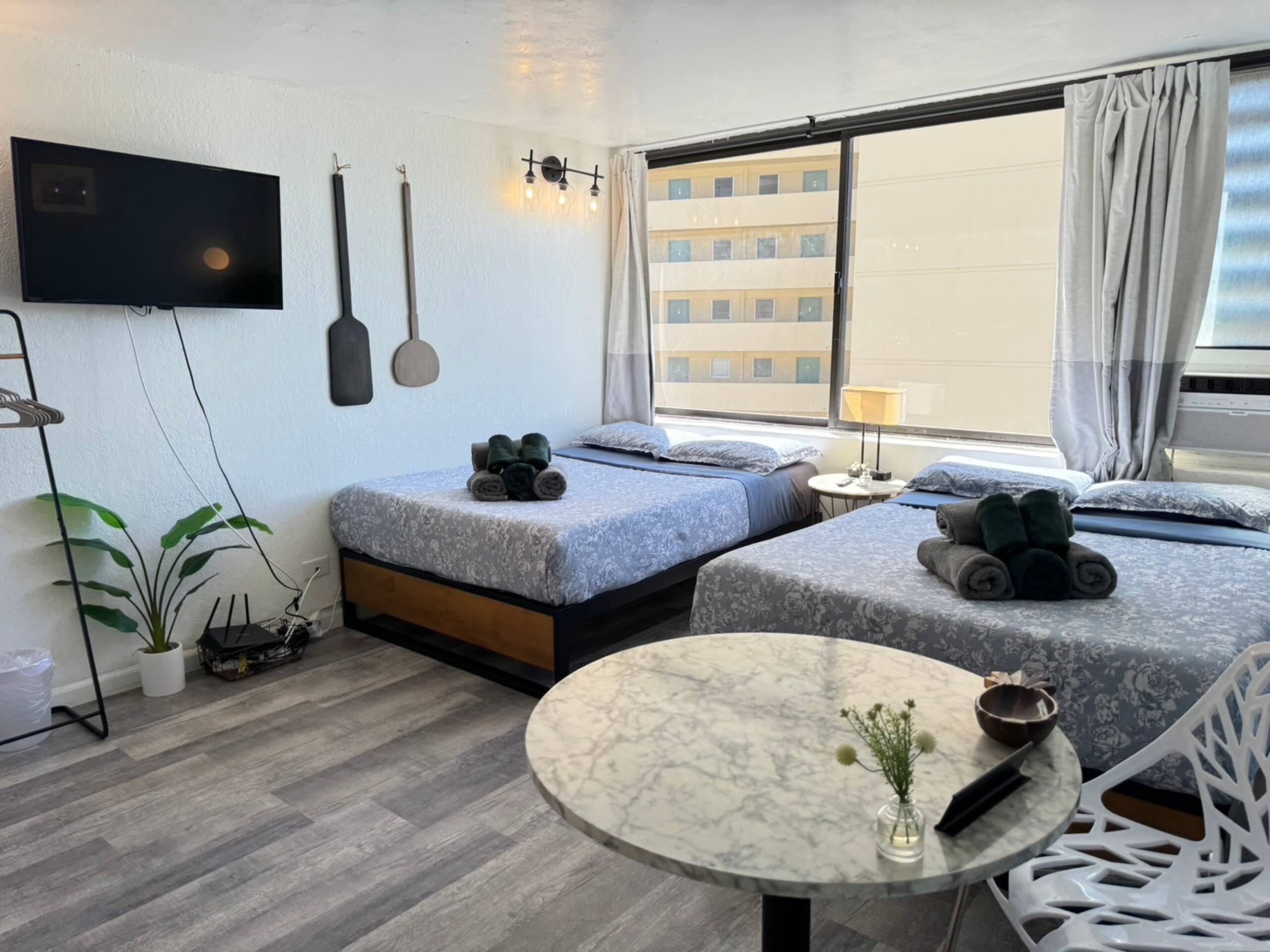 Condo in Honolulu · ★4.29 · Studio · 2 beds · 1 bath - Image 26
