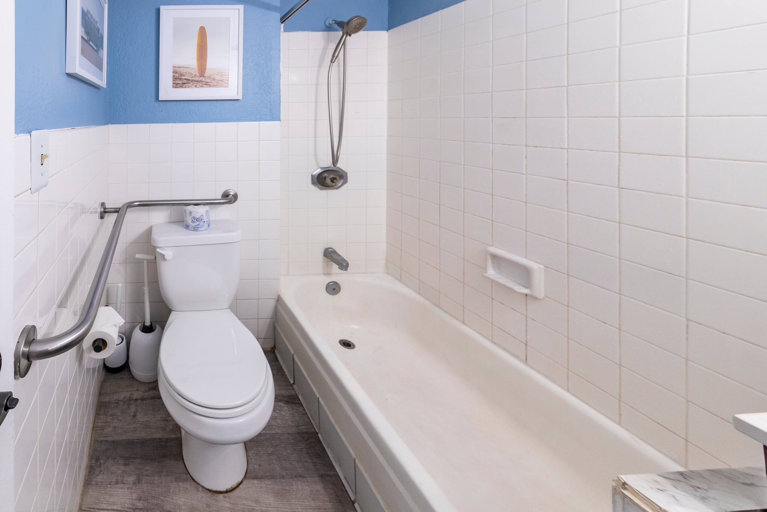 Condo in Honolulu · ★4.29 · Studio · 2 beds · 1 bath - Image 8