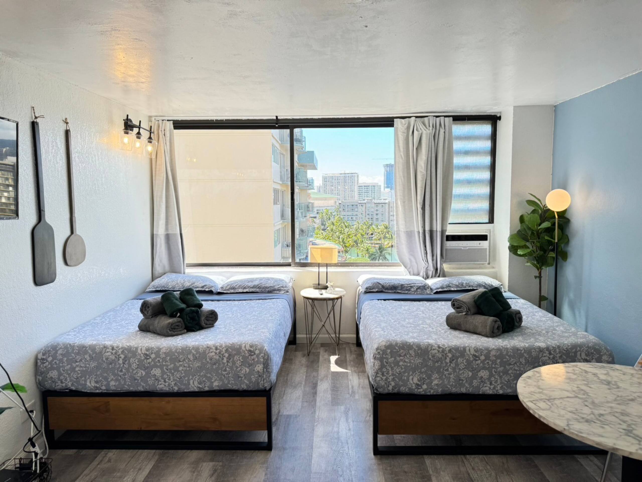 Condo in Honolulu · ★4.29 · Studio · 2 beds · 1 bath - Image 27