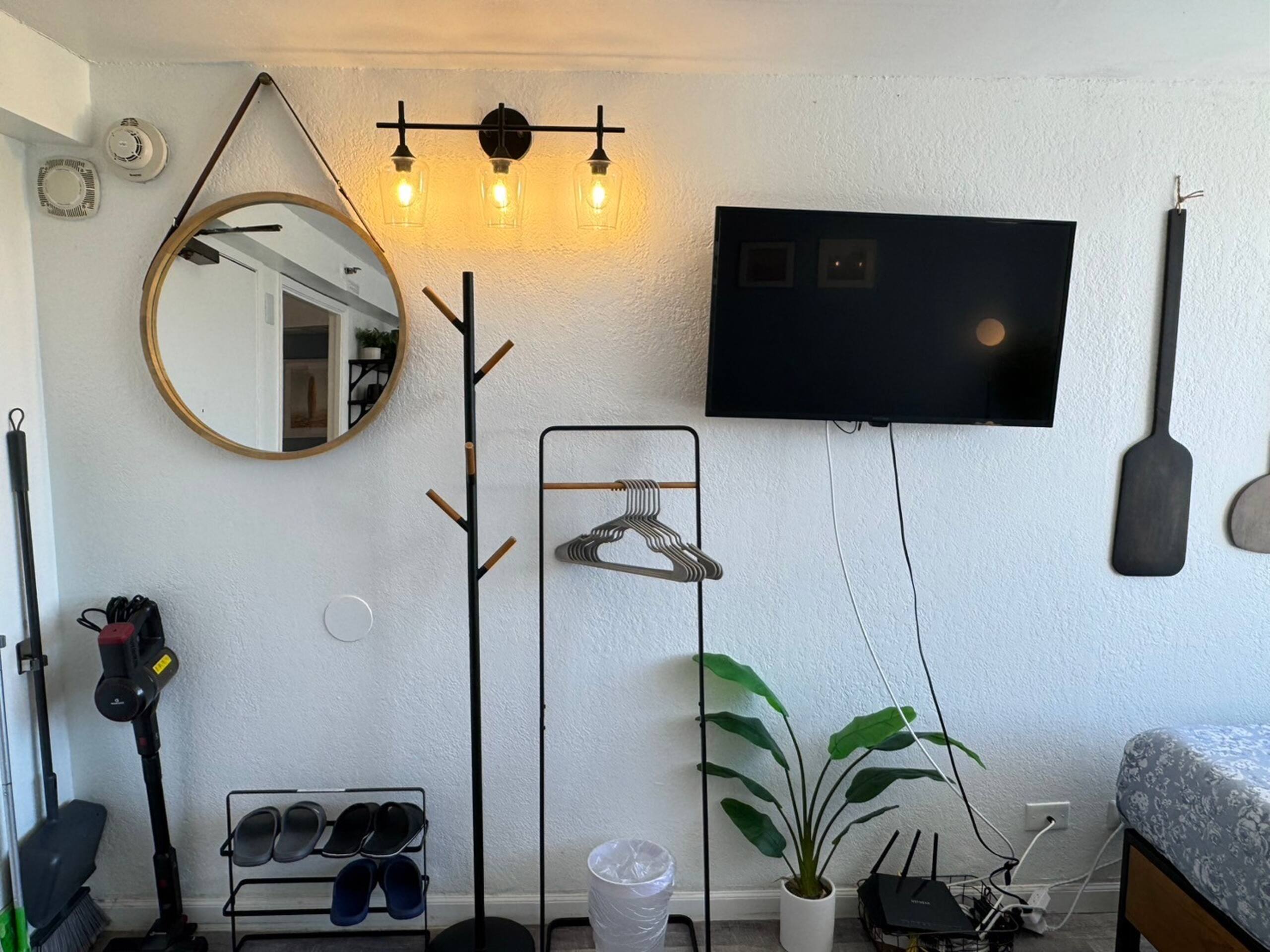 Condo in Honolulu · ★4.29 · Studio · 2 beds · 1 bath - Image 19