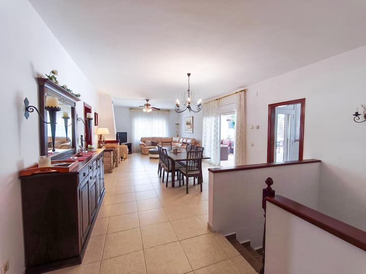 Prachtige Familievilla 1400m2(10p.), Privé Zwembad - Lloret de Mar