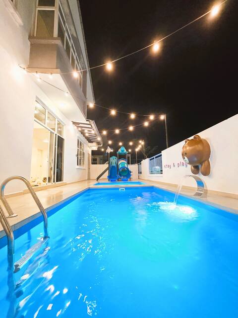 *New Reno* Desaru Water Slide Pool & BBQ Homestay