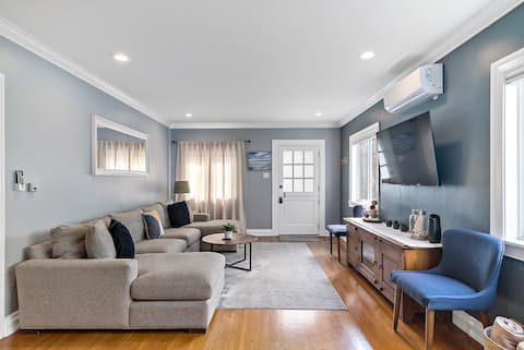 Successful Airbnb property: Belmont Shore Bungalow with Private Backyard in Los Angeles