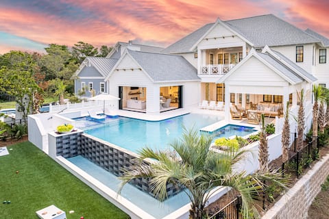 Resort Like Paradise-Steps to Beach! Award Winning
