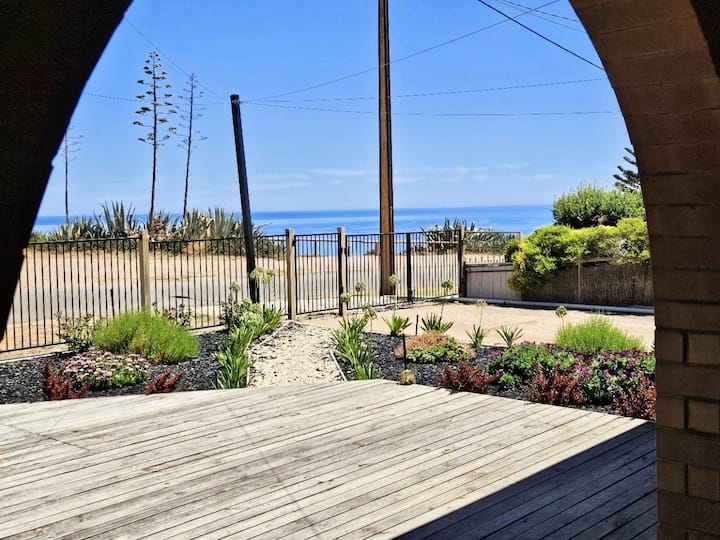 Vic's Place - C21 Southcoast Holidays - Adelaide
