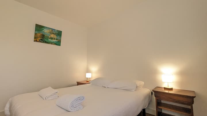 Dormitorio 2 con una cama nueva de 140X190