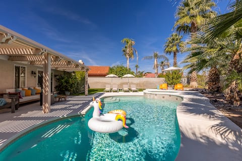 Modern Desert Oasis with Saltwater Pool + Hot tub