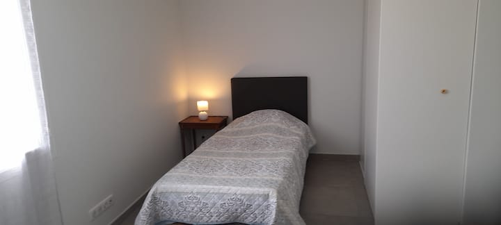 2       საძინებელი 3 საწოლით 200x90  