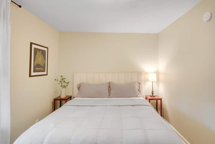 Брачен кревет (широк 180 – 200 см)