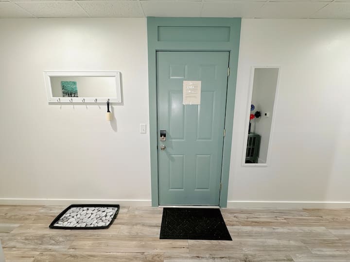 115#202 / Charming Downtown Dubuque Apartment - Durango, IA
