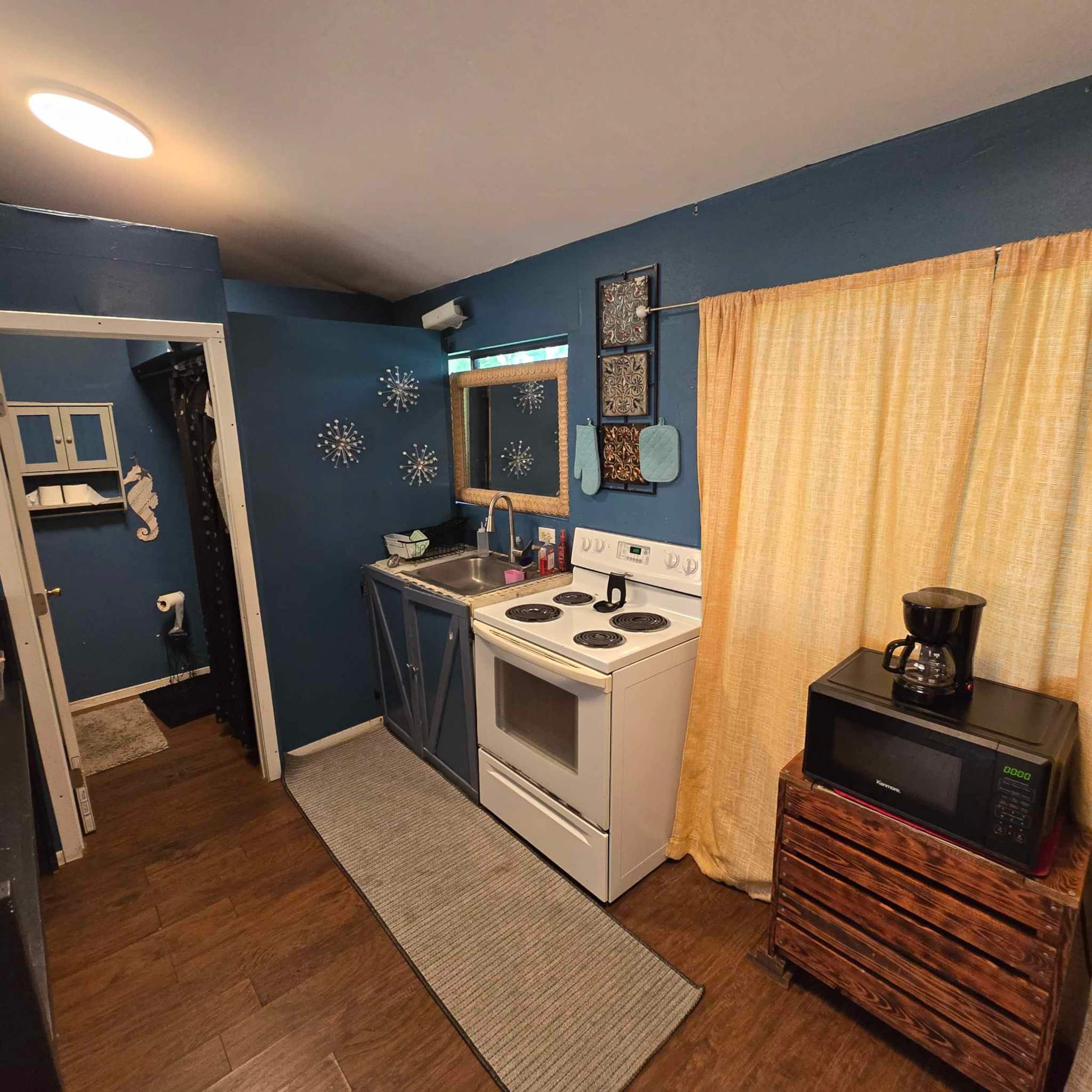 Place to stay in Haiku-Pauwela · ★4.36 · 2 beds · 1 private bath - Image 14