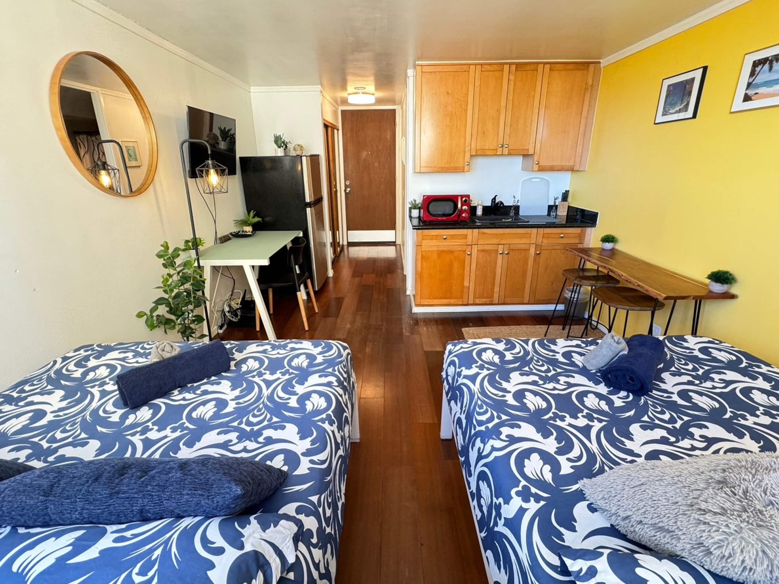 Condo in Honolulu · ★4.78 · 1 bedroom · 2 beds · 1 private bath - Image 10