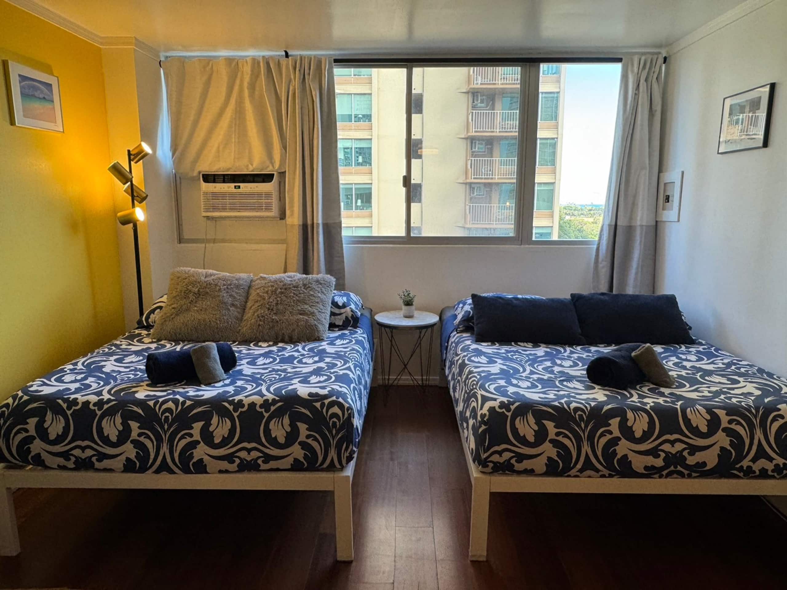 Condo in Honolulu · ★4.78 · 1 bedroom · 2 beds · 1 private bath - Image 15