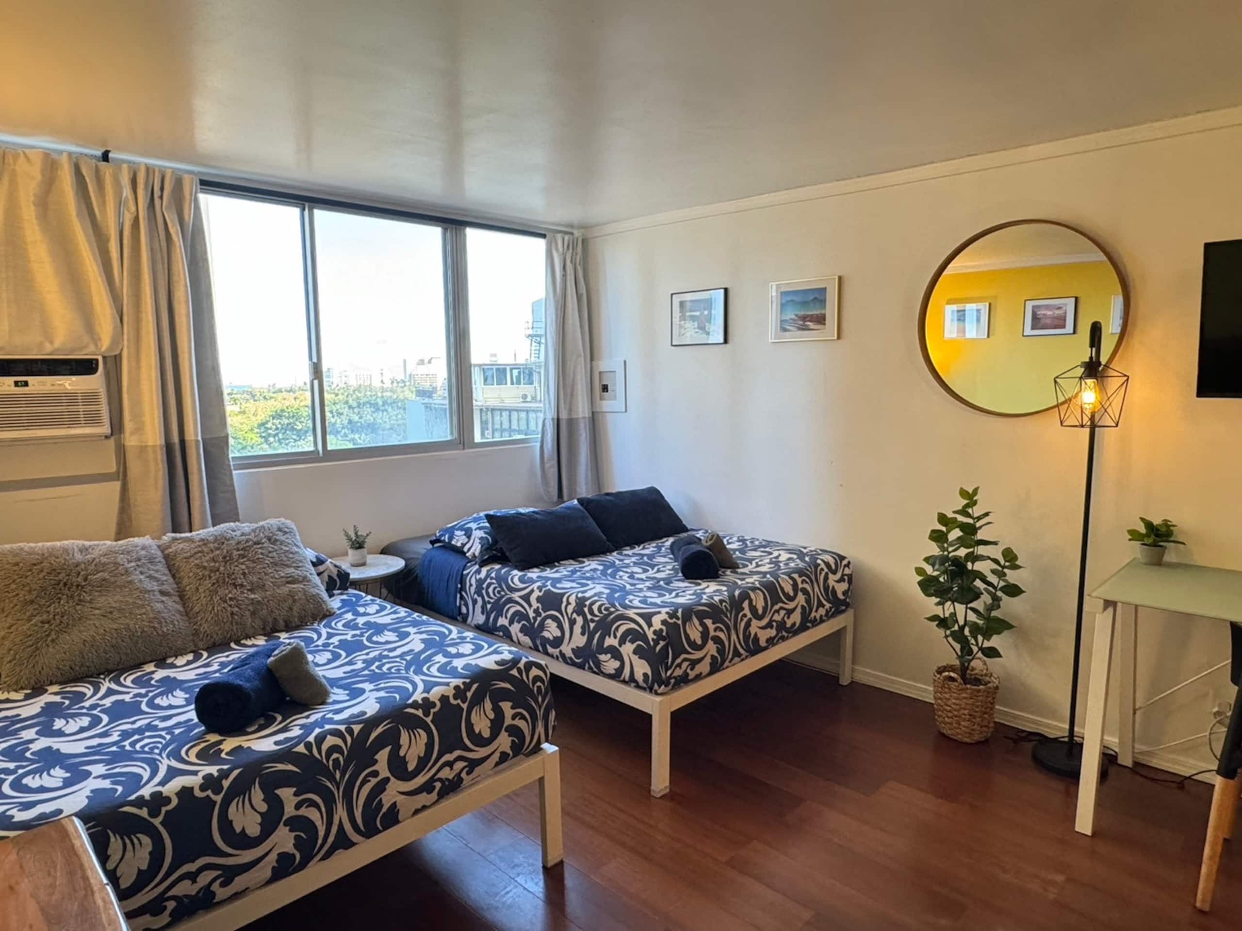 Condo in Honolulu · ★4.78 · 1 bedroom · 2 beds · 1 private bath - Image 12