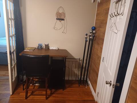 Popular Airbnb listing: BeautIful apartment in a quiet area. in Hyde Park