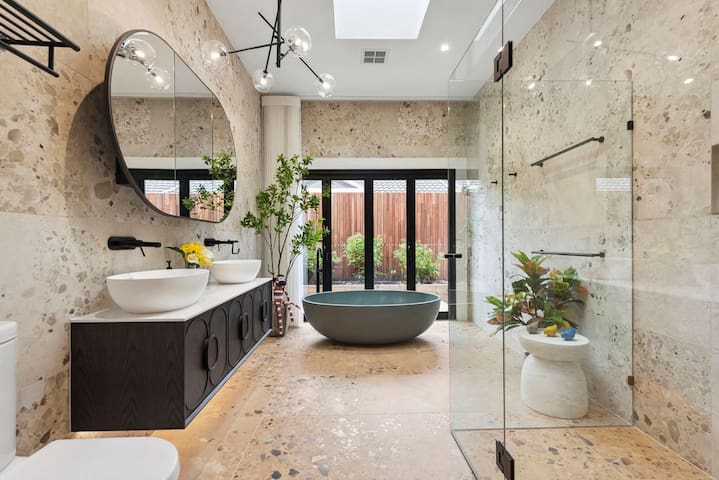 Saltwater Field- heated*pool, max22 guests, Foxtel