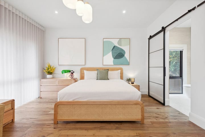 KING bed in your master bedroom, a serene oasis of calm - hotel quality mattress & linens, stunning private ensuite
Sofa bed available (Queen) for use if pre-booked (extra fee may apply)