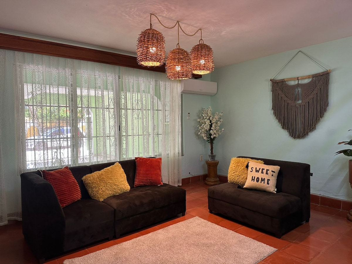 Top Airbnb: Yuya House, Downtown with private parking in Colonia Centro