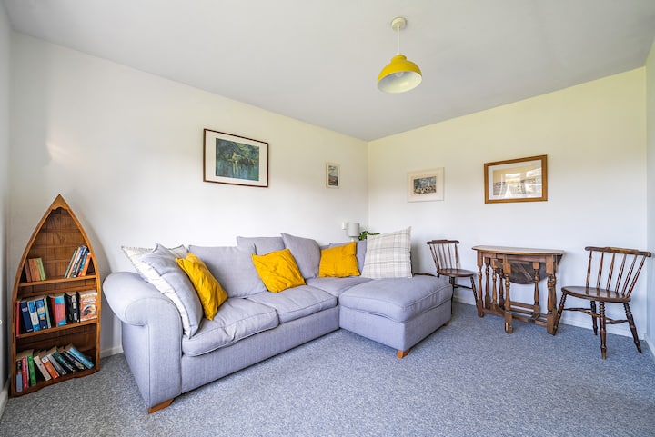 Spacious One Bed Apartment In A Quiet Leafy Close. - Barnstaple